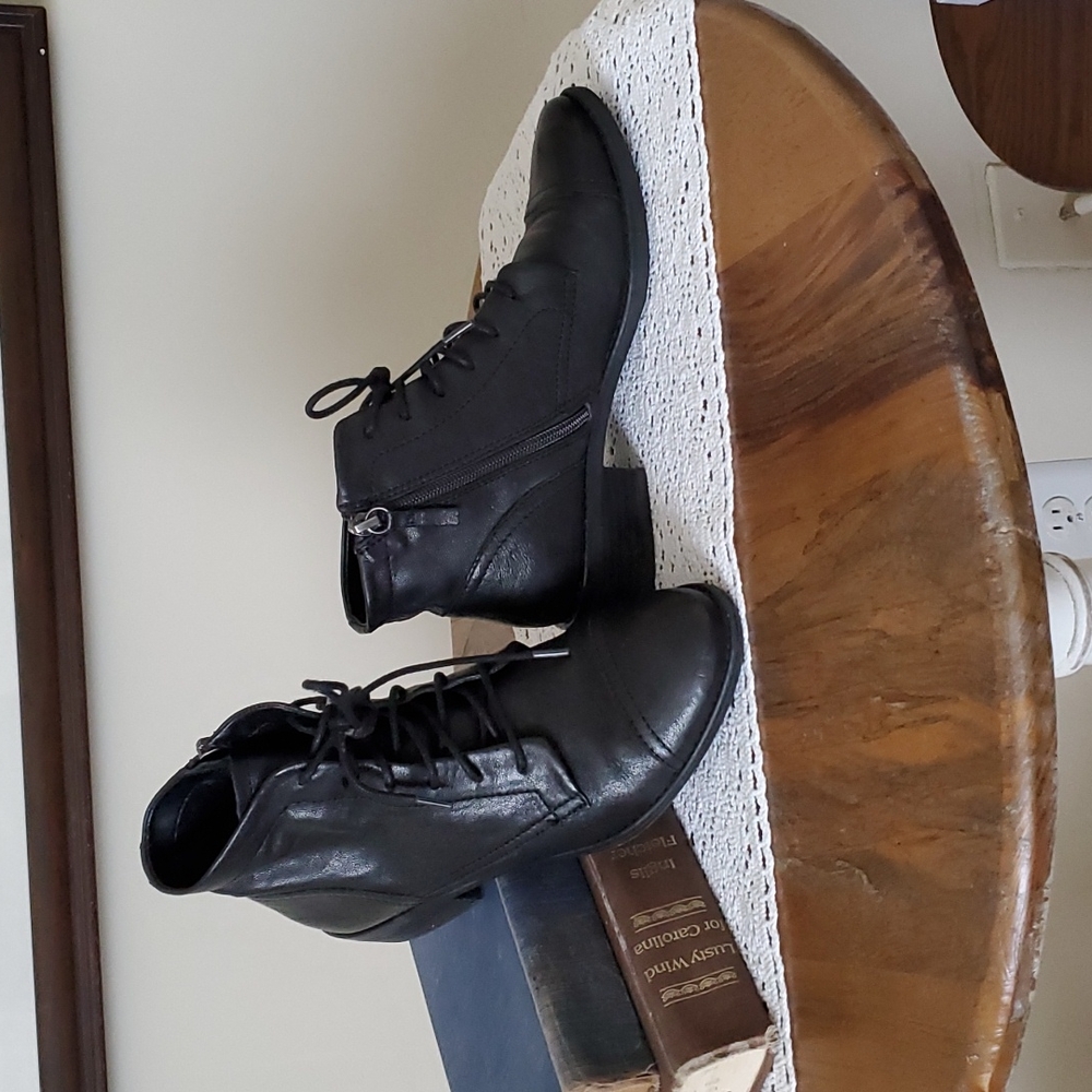 Womens booties size 6